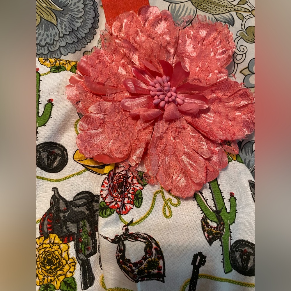 Western Theme Apron with Red Highlights - Picture 5 of 5